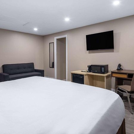Super 8 By Wyndham Niagara Falls On Екстер'єр фото