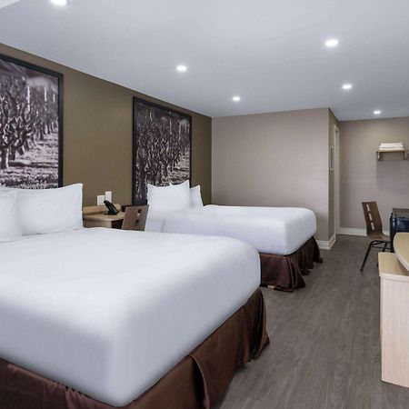Super 8 By Wyndham Niagara Falls On Екстер'єр фото