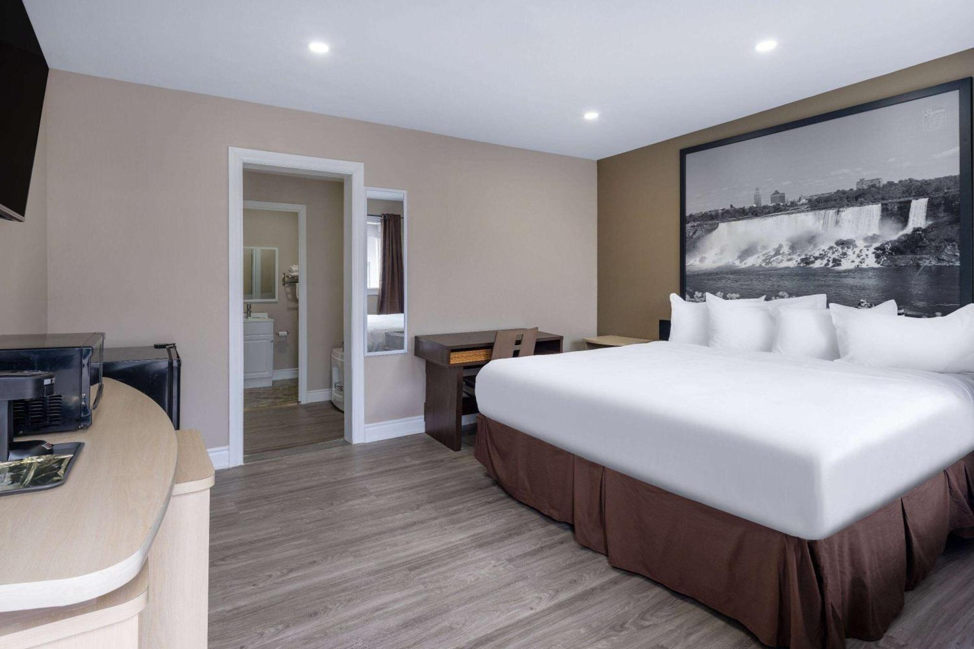 Super 8 By Wyndham Niagara Falls On Екстер'єр фото