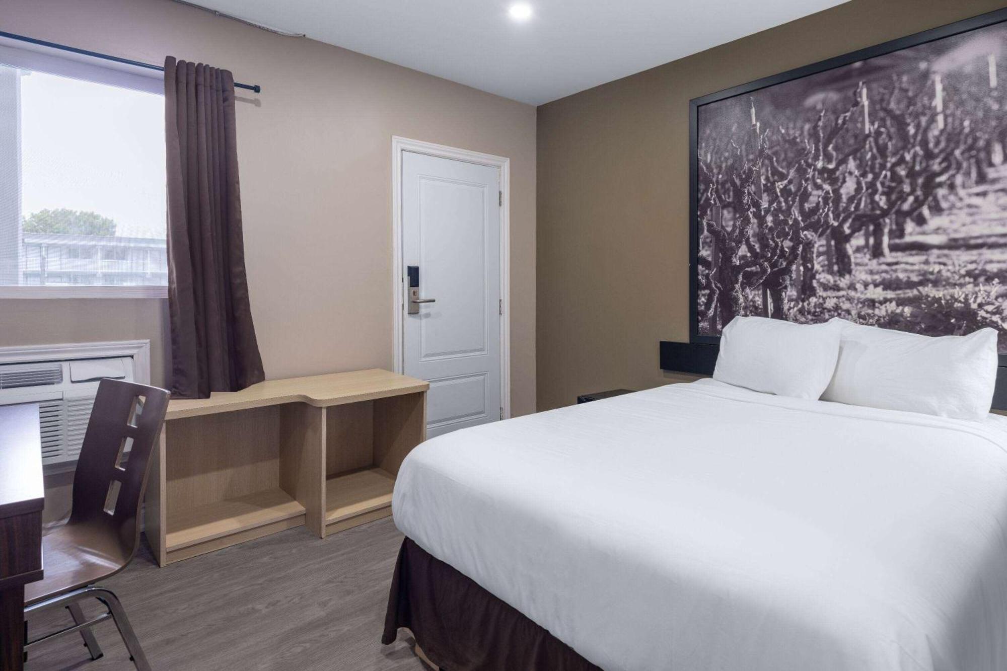 Super 8 By Wyndham Niagara Falls On Екстер'єр фото